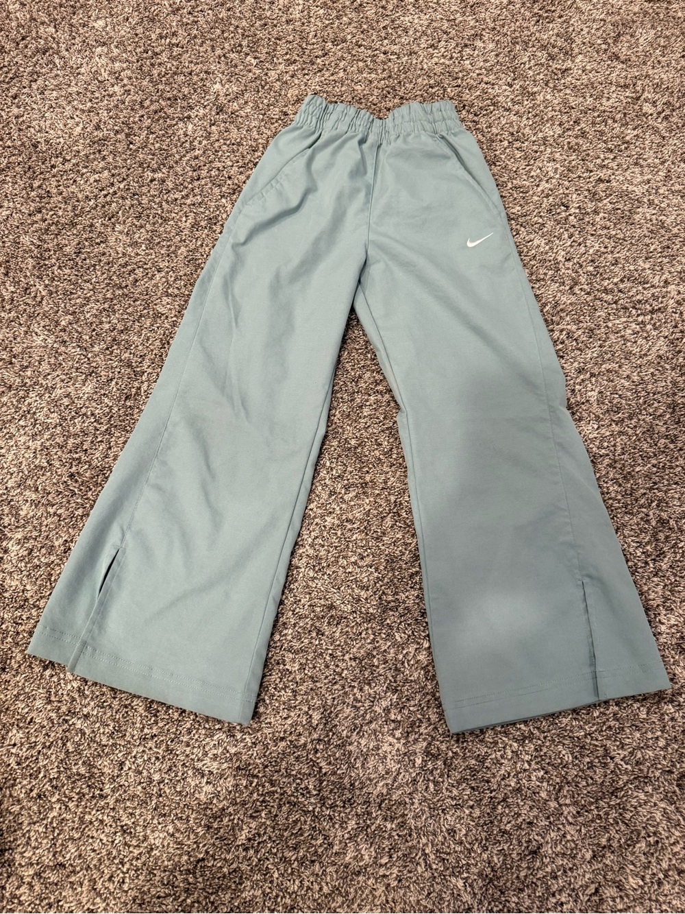 Nike Kids Youth Wide Leg Pants Size Small Sage Green Woven Elastic Waist Swoosh